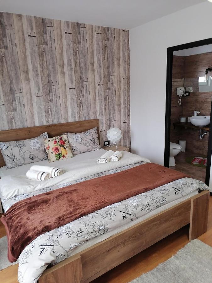 فندق Văleniفي  Casa Relax الغرفة الصورة